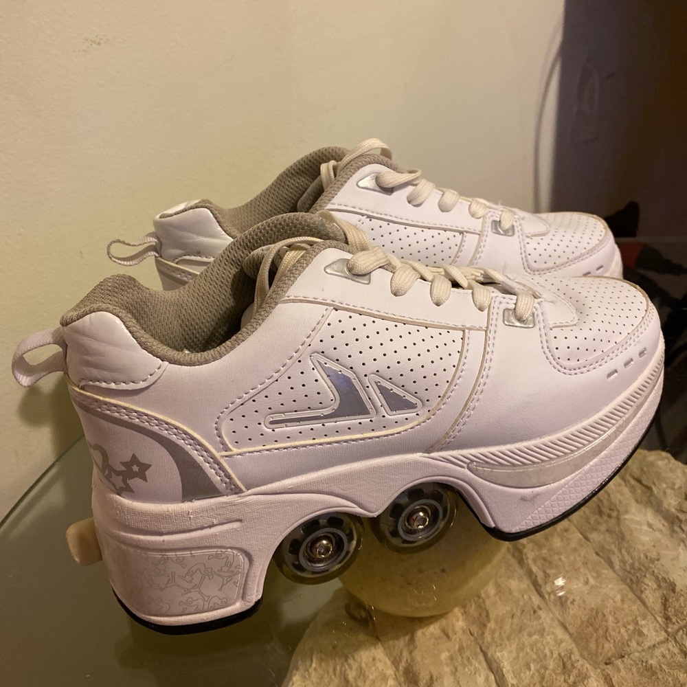 MLyzhe Deformation Parkour Shoes Four Rounds of Running Shoes Roller Skates